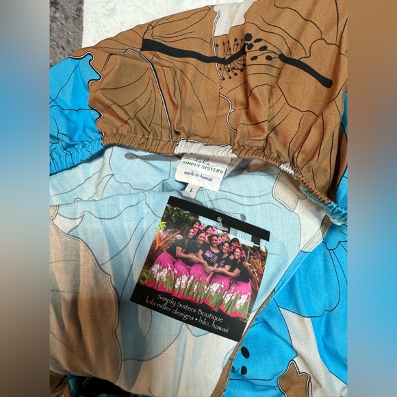 ❌❌❌ SOLD LPH❌❌❌Simply Sisters by Lola Halter Dress NWT - Picture 9 of 12